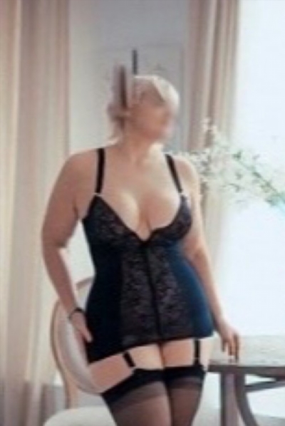 prostituerad i Rejmyre - Eskortmodell